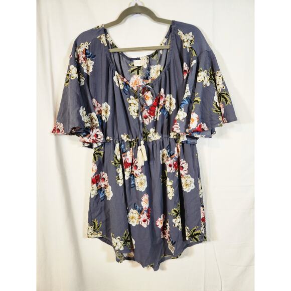 Altar'd State Dresses & Skirts - Altar'd State $74 Med Blue Gray Red White Floral Kimono Sleeve Boho Mini Dress